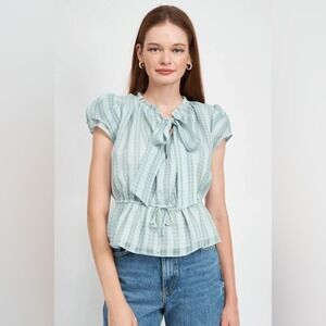 NWT En Saison‎ Charlee Blouse Size Large Light Blue Short Sleeve